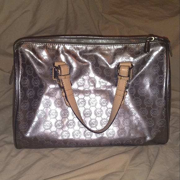 Huge Michael Kors Silver Metallic Speedy Duffel type bag must see - Picture 3 of 7